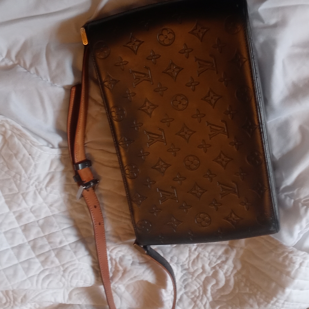 Louis Vuitton shoulder bag